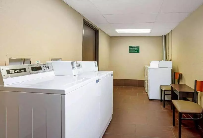 Fotos del hotel La Quinta Inn &amp; Suites By Wyndham Lv Tropicana Stadium:  8