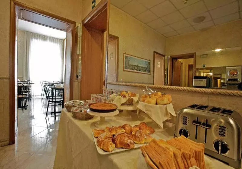 Fotos del hotel Embassy:  7