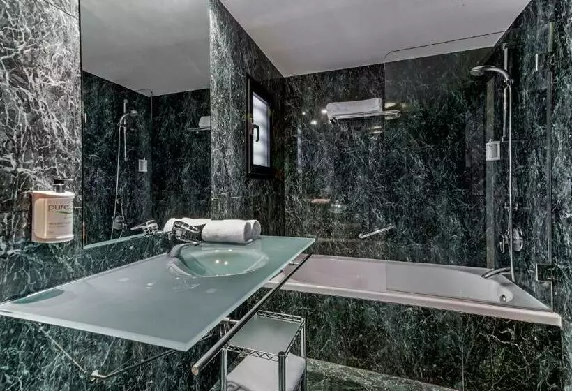 Fotos del hotel B&B Hotel Zaragoza Los Enlaces Estación:  6