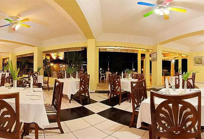 Fotos del hotel Rooms On The Beach Ocho Rios:  10