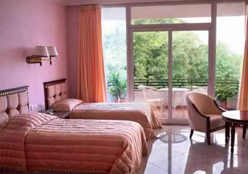 Fotos del hotel Pragati Resorts:  14