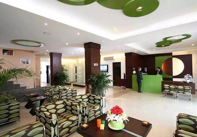 Fotos del hotel Gautam Deluxe:  3