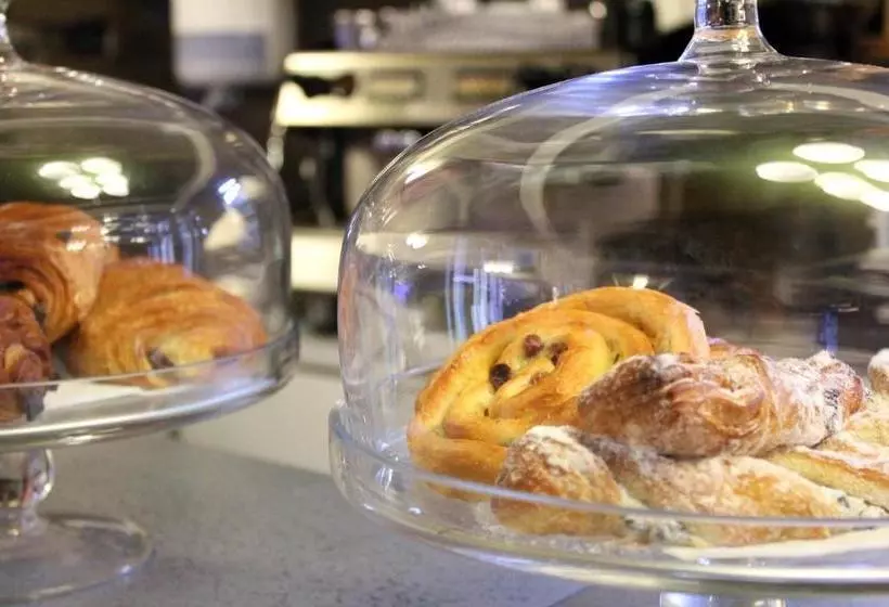 Fotos del hotel The Stay Club Willesden:  10