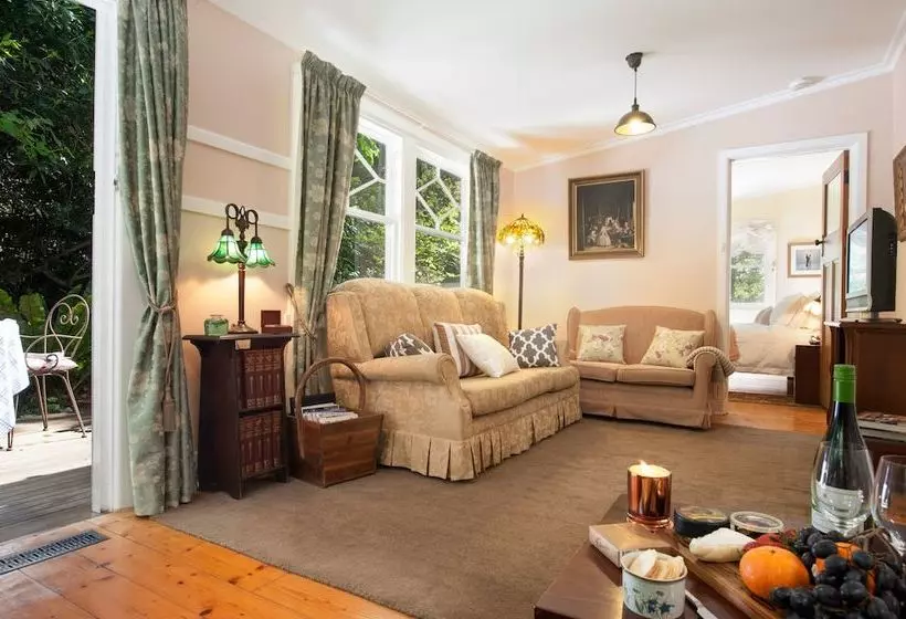 Adeline Bed And Breakfast