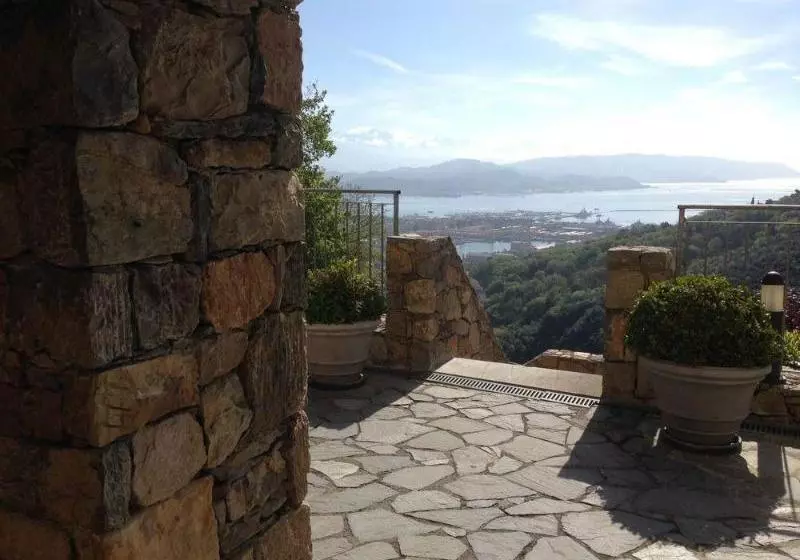 Fotos del hotel Arianna Hill House:  8