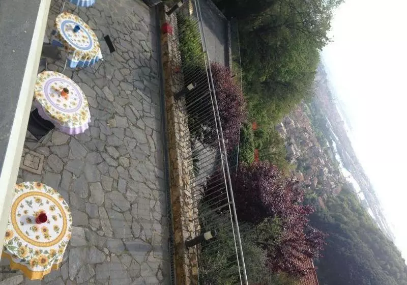 Fotos del hotel Arianna Hill House:  3