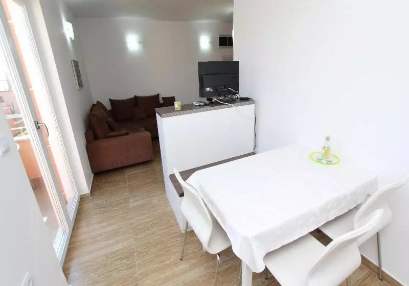 Fotos del hotel Apartments Hanna:  25