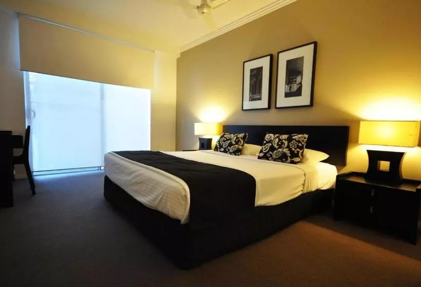 Fotos del hotel Chancellor Lakeside Apartments:  2