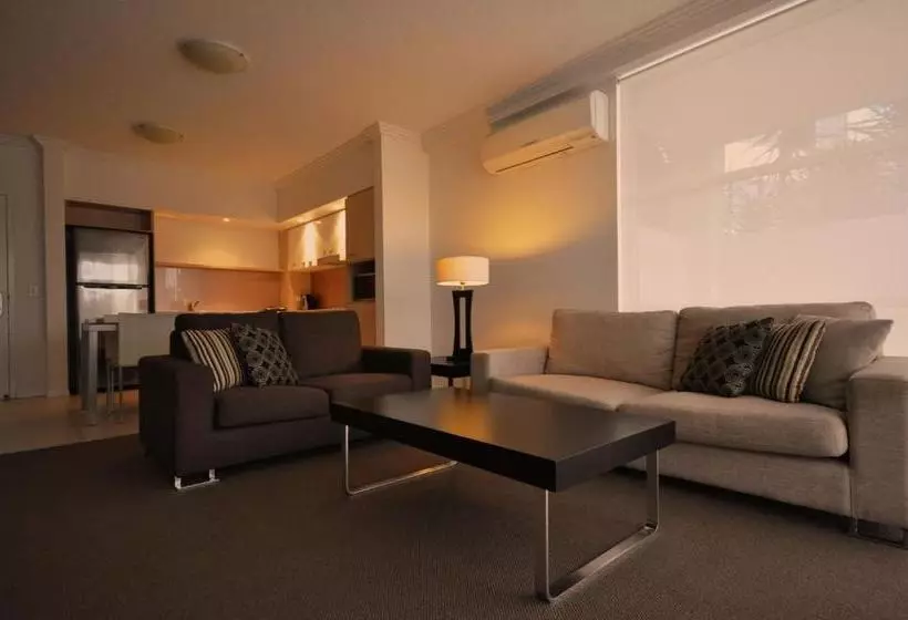 Fotos del hotel Chancellor Lakeside Apartments:  14