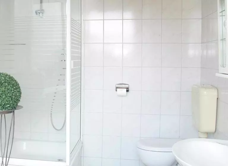Fotos del hotel Zum Weserwehr:  5