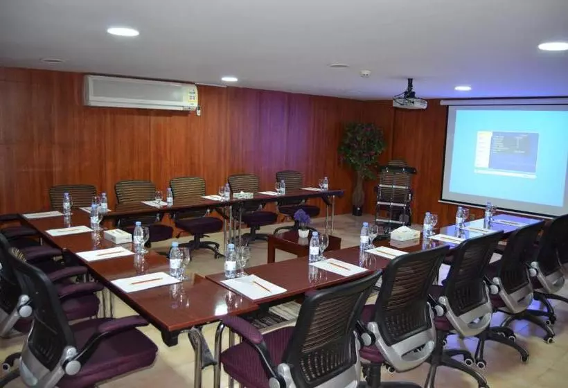 Fotos del hotel Belle Vue Inn Hotel & Suites:  3