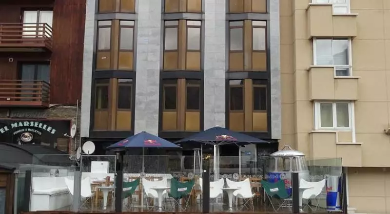 Fotos del hotel De Les Pistes:  2