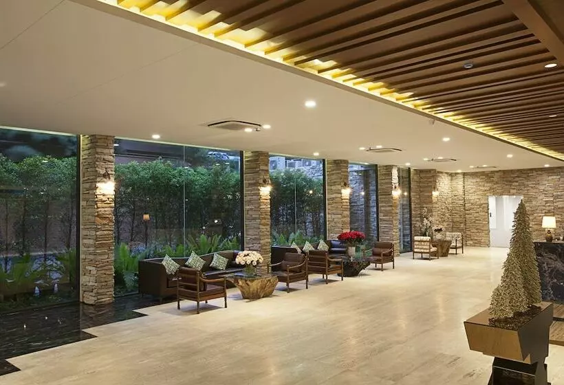 Fotos del hotel Rajah Hotel:  2