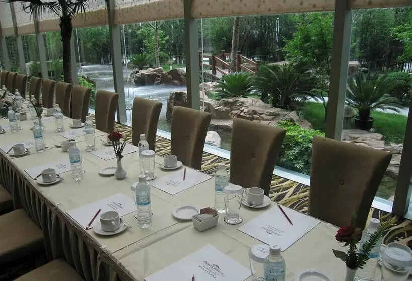 Fotos del hotel Howard Johnson All Suites:  15