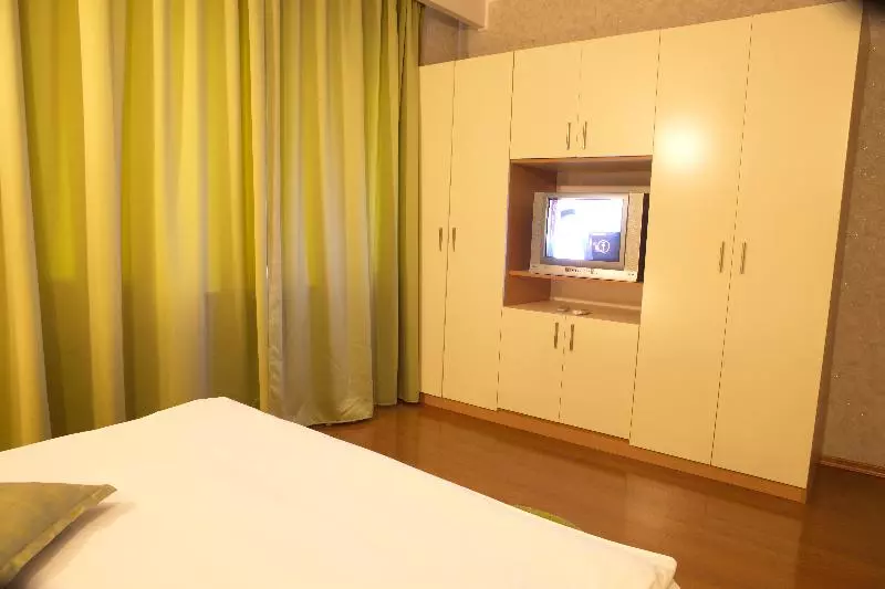 Fotos del hotel Phoenicia Suites:  9