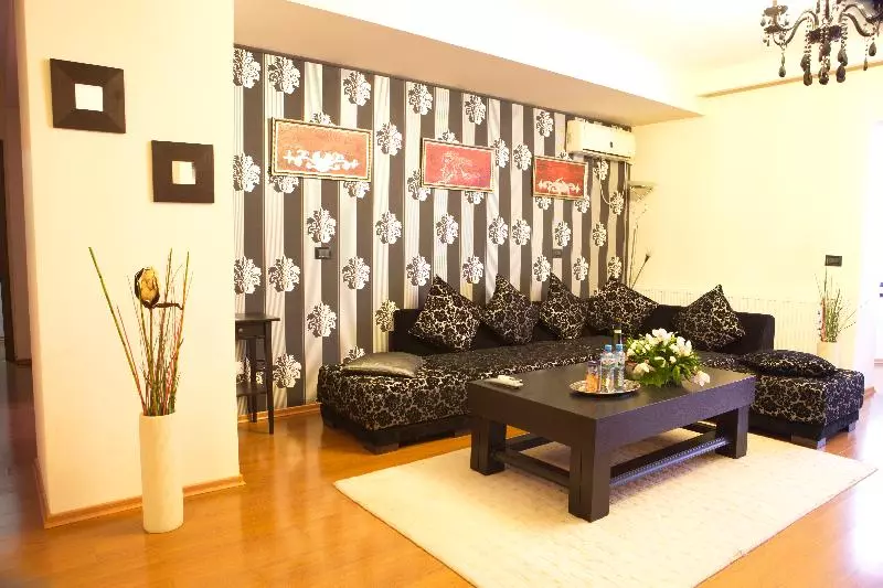 Fotos del hotel Phoenicia Suites:  10
