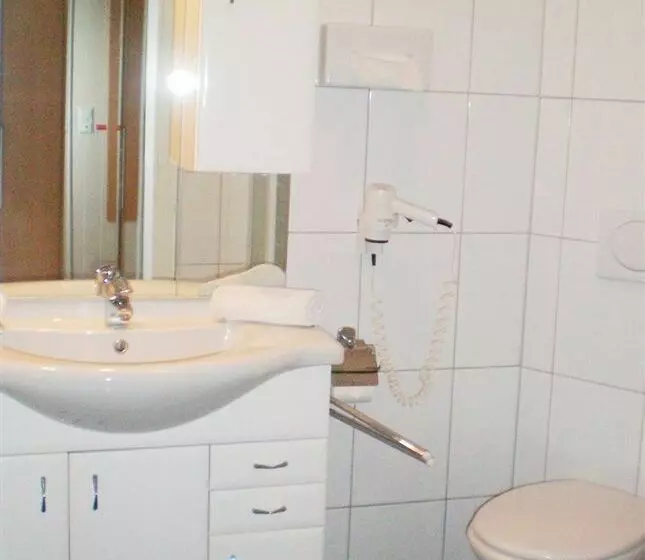 Fotos del hotel Hotel Ferienhotel Worthersee:  12