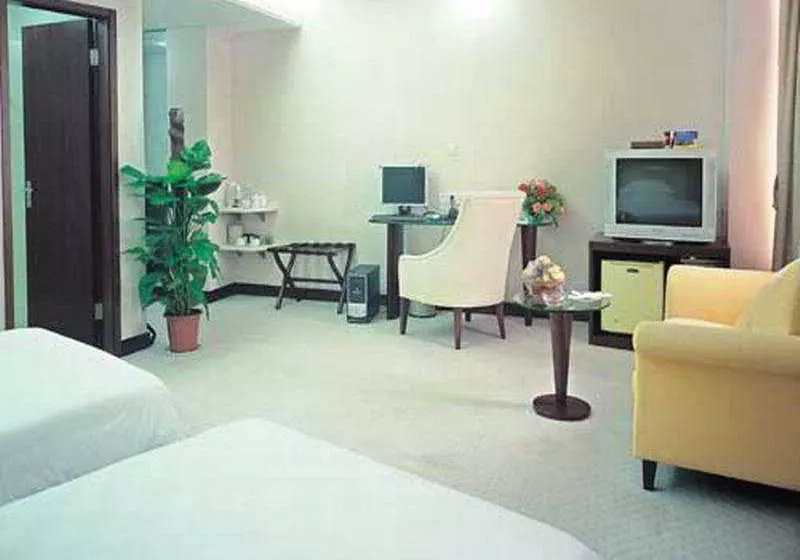 Fotos del hotel New Empire Hotel:  5