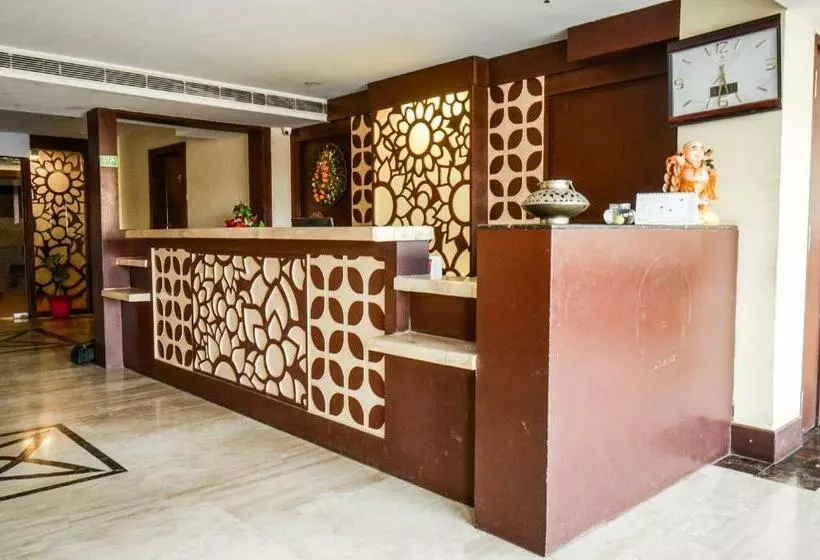 Fotos del hotel Oyo 19628  Amba International:  5