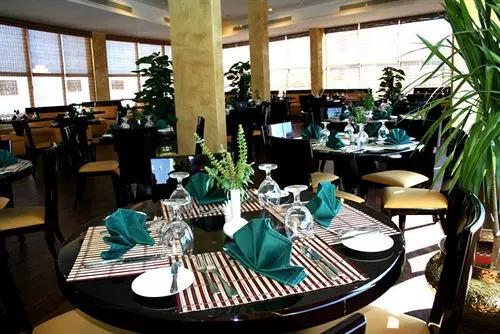 Fotos del hotel Golden 5 Topaz Suites Hotel:  13