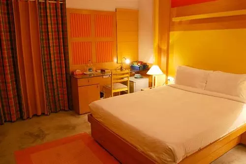 Sterling Suites Langford Town