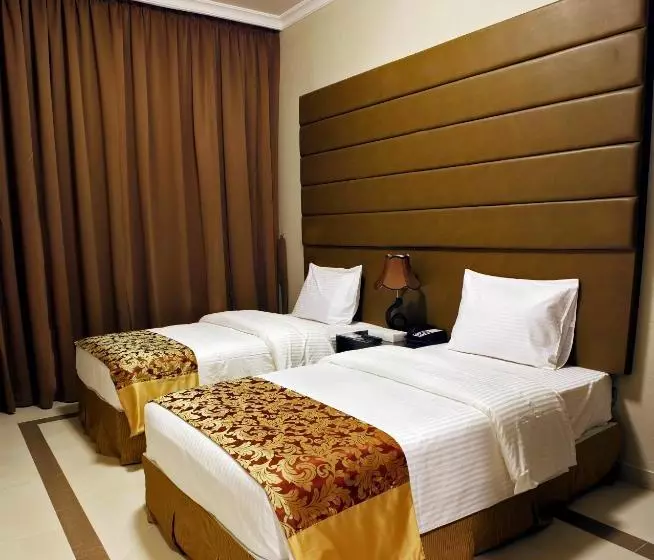 Fotos del hotel Paragon Hotel Apartments:  2