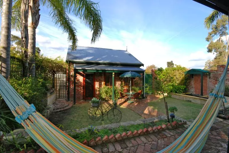 Fotos del hotel Above Bored Bed & Breakfast:  12