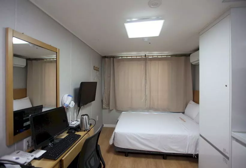 Fotos del hotel Easy Residence:  11