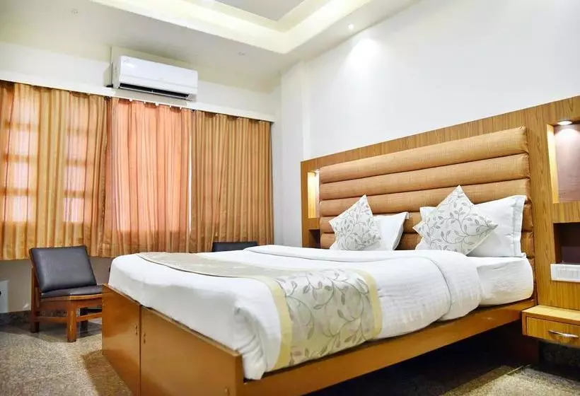 Fotos del hotel Capital O 8307 The Garden View:  11