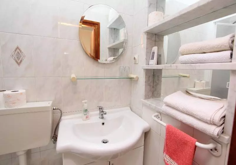 Fotos del hotel Apartment Divna:  4