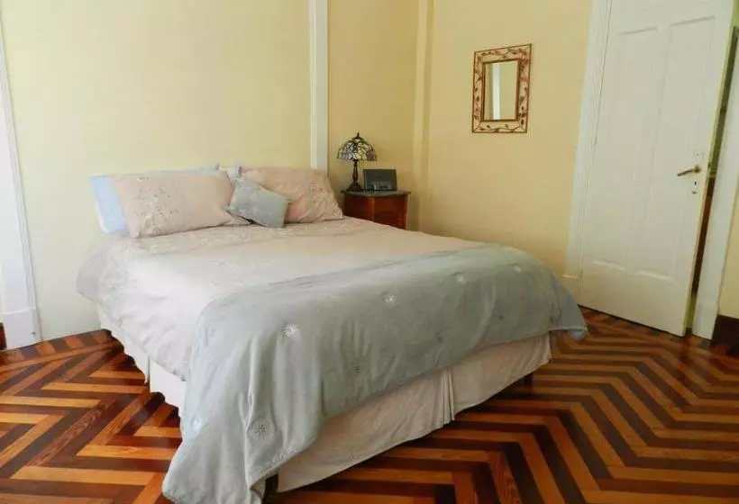 Casa Sarandi Guesthouse