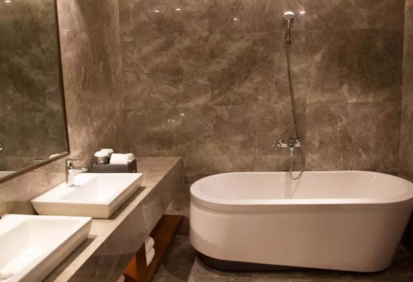 Fotos del hotel Ramada Encore Hotel Caidian Wuhan Branch:  12