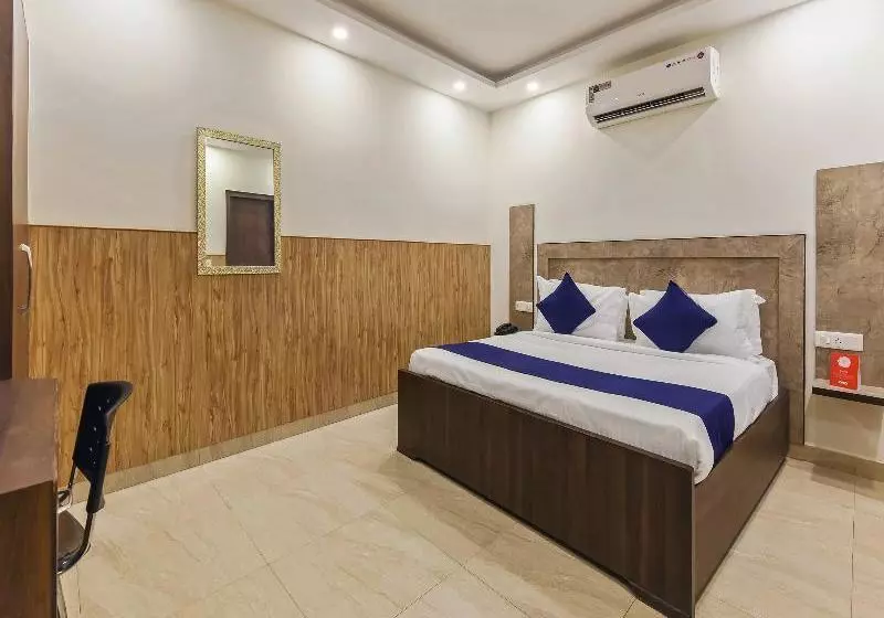 Fotos del hotel Silverkey Executive Stays 19389 Divine Inn:  10
