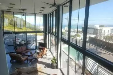 Villa On Ocean View - Le Cap