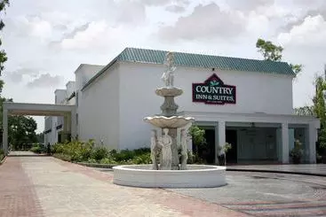 Country Inn & Suites By Radisson, Delhi Satbari
