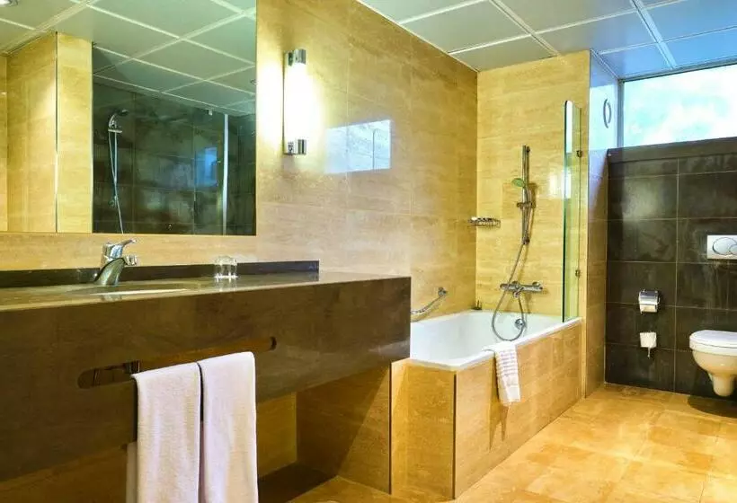 Fotos del hotel Golden Tulip Accra:  5