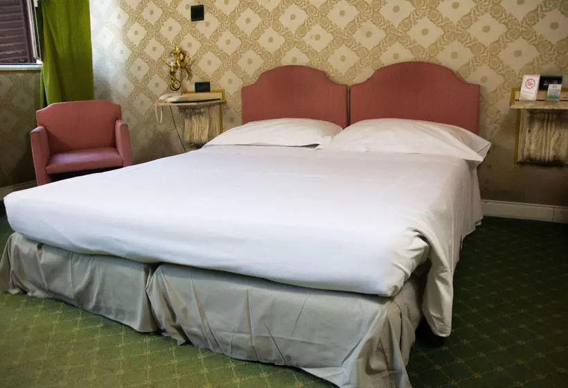 Fotos del hotel Richmond Hotel:  16