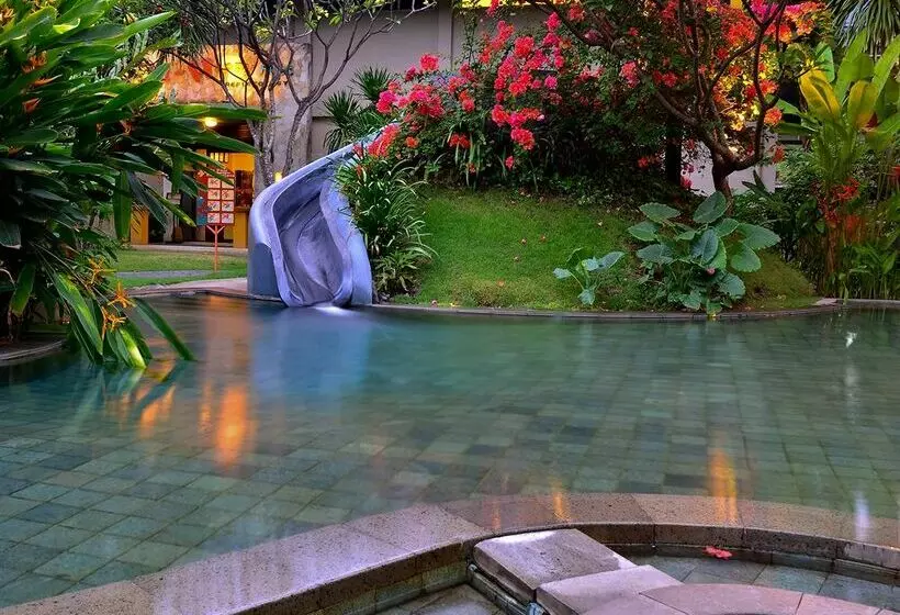 Fotos del hotel Harris Resort Kuta Beach:  2