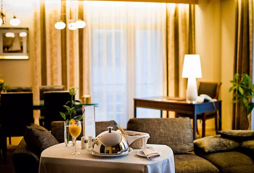 Fotos del hotel Royal Square  & Suites:  7