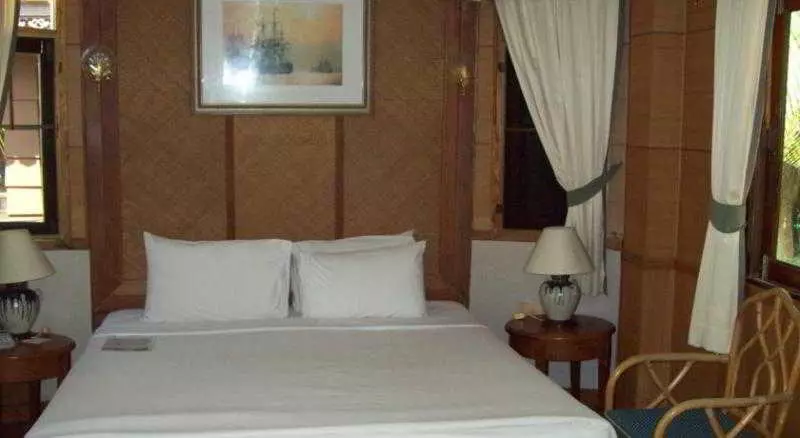 Koh Chang Boat Chalet