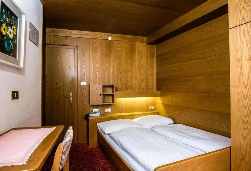 Fotos del hotel Des Alpes:  13