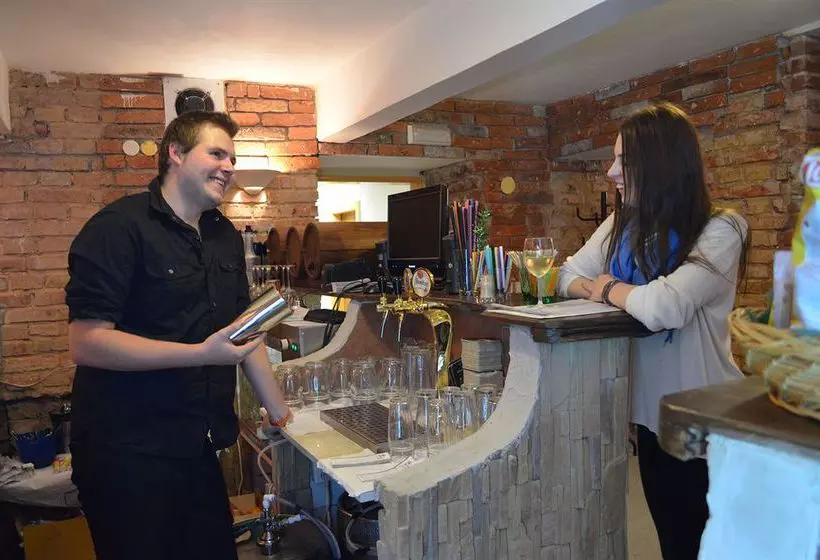 Fotos del hotel Inturprag:  4