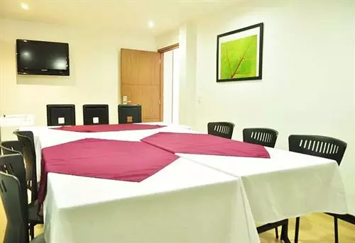 Fotos del hotel Hotel Innova 68:  11