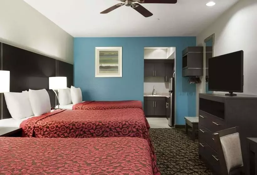 Fotos del hotel Days Inn & Suites By Wyndham Houston Northspring:  10