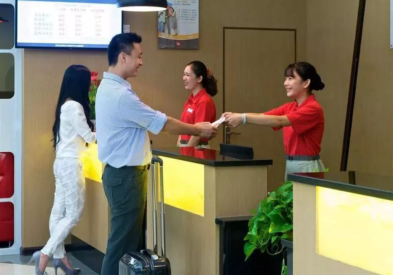 Fotos del hotel Ibis Guilin Zhongshan North RD:  7