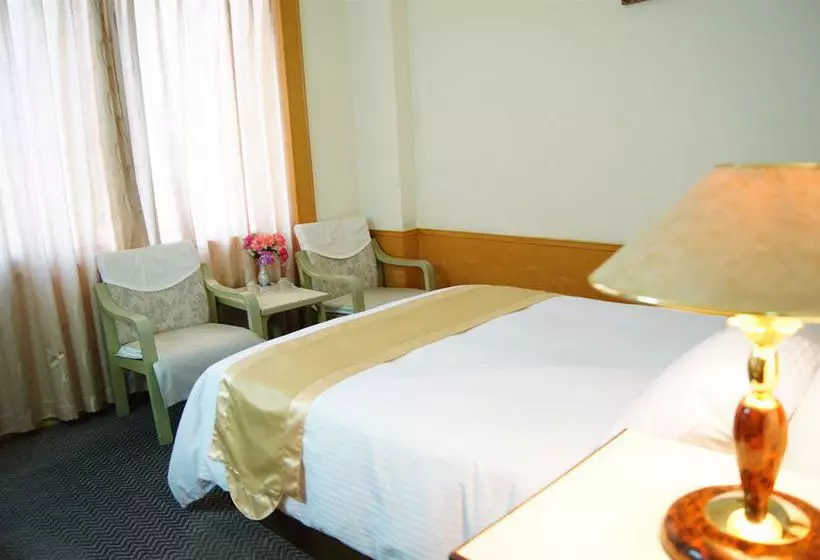 Fotos del hotel Famous  Tainan:  9