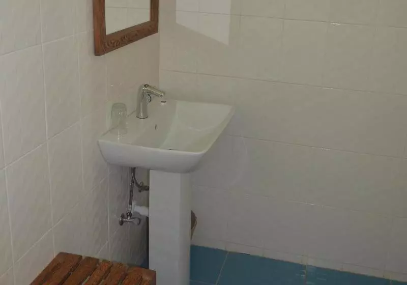 Fotos del hotel Ndame Beach Lodge:  2