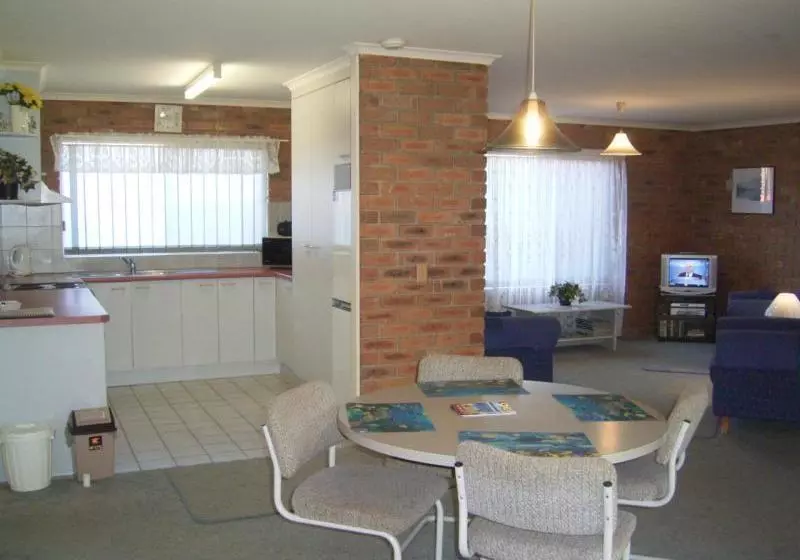 Fronds Holiday Apartments