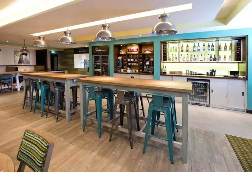 Fotos del hotel Premier Inn London Brixton:  3