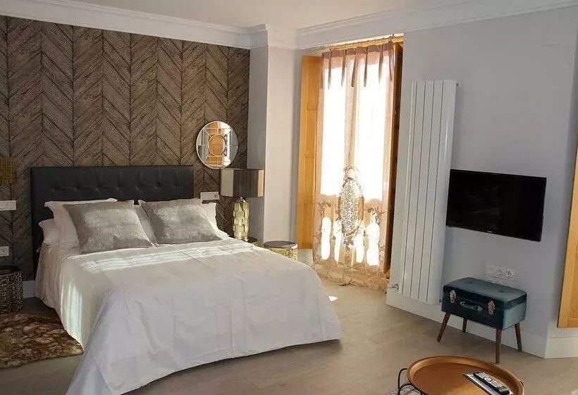 Principia Suites